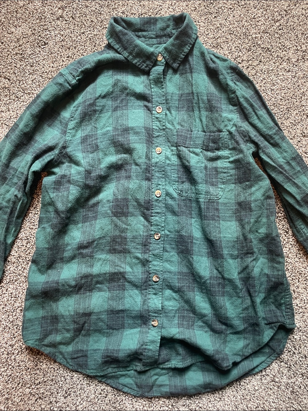SO Green and Black Plaid Long-Sleeve Button-Down Shirt